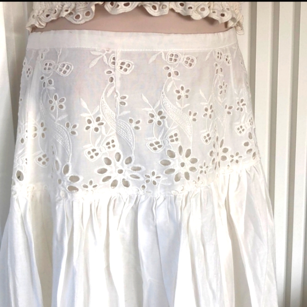 🌜Spell🌛 White Lacey Skirt with Side Slits - Picture 3 of 8